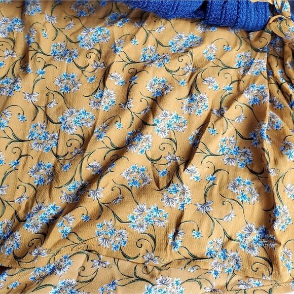 Suzanne Betro Floral Cable Knit Sweater Blue Yellow Size Small - Picture 10 of 10